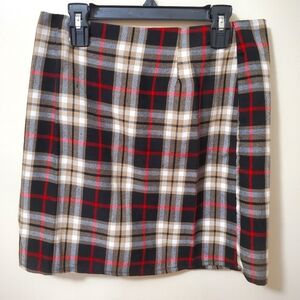 Plaid Tan Red Black Mini Skirt (Size 6)